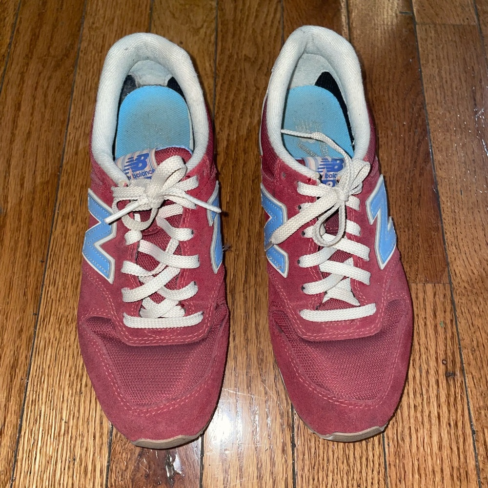 New Balance Shoes - Picture 2 of 6
